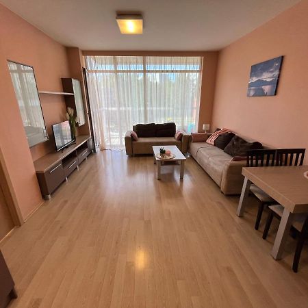 Lovely Apartments In Imanta With Free Parking Ρίγα Εξωτερικό φωτογραφία